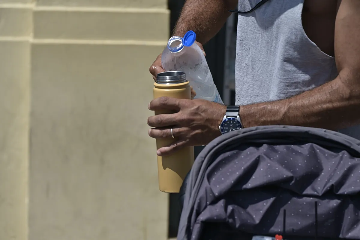 Ηλιόλουστος καιρός και υψηλές θερμοκρασίες στην Ελλάδα