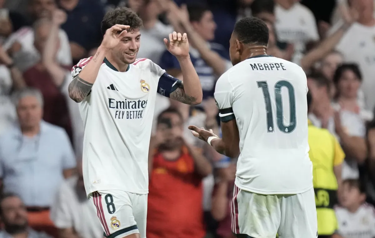 Έμβλημα UEFA Champions League σε γήπεδο ποδοσφαίρου
