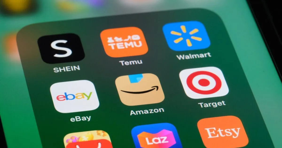 Ρούχα fast fashion σε online κατάστημα Shein Temu