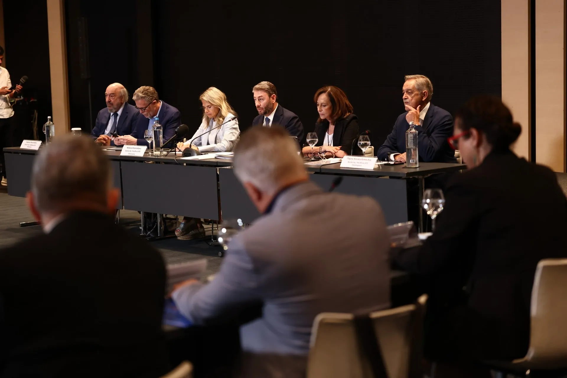Ο Νίκος Ανδρουλάκης μιλά σε φορείς στη ΔΕΘ