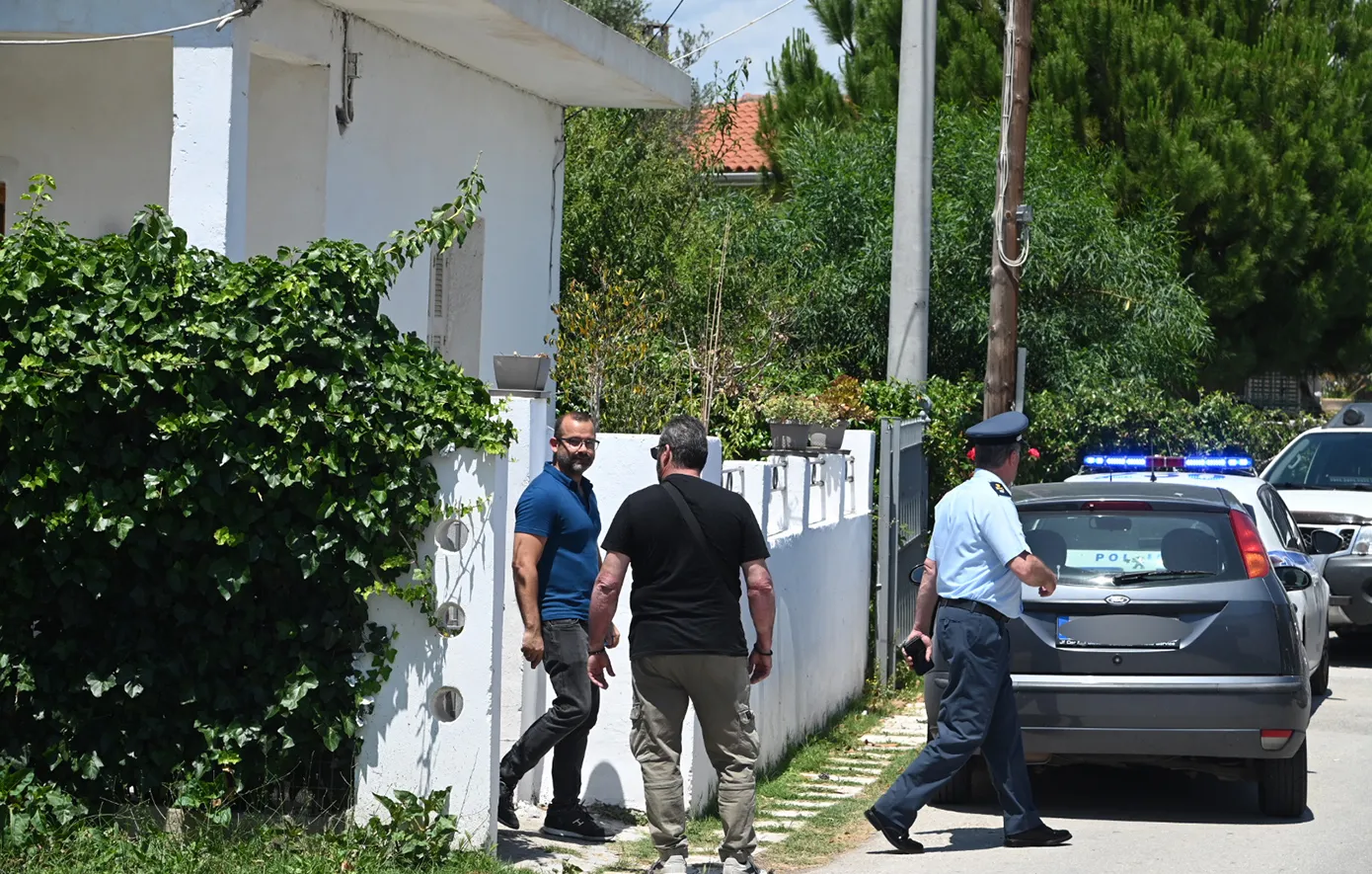 Δικαστήριο και χειροπέδες, υπόθεση διπλού φονικού Αίγιο