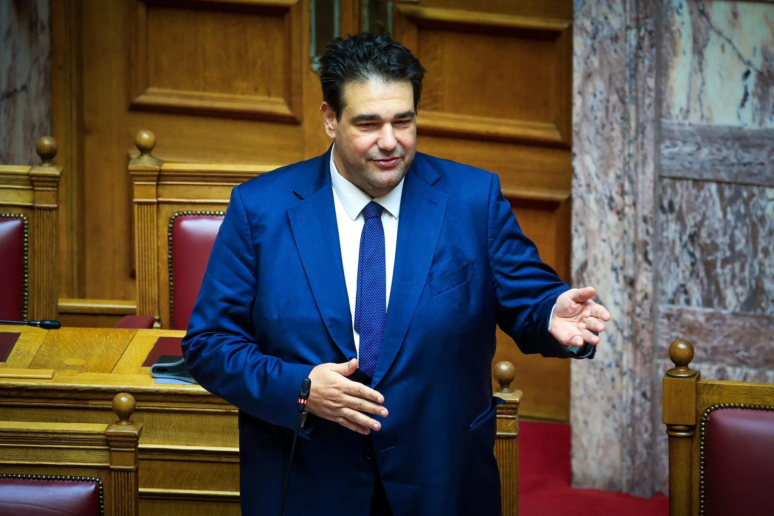 Ο υπουργός Εσωτερικών Θεόδωρος Λιβάνιος στη Βουλή