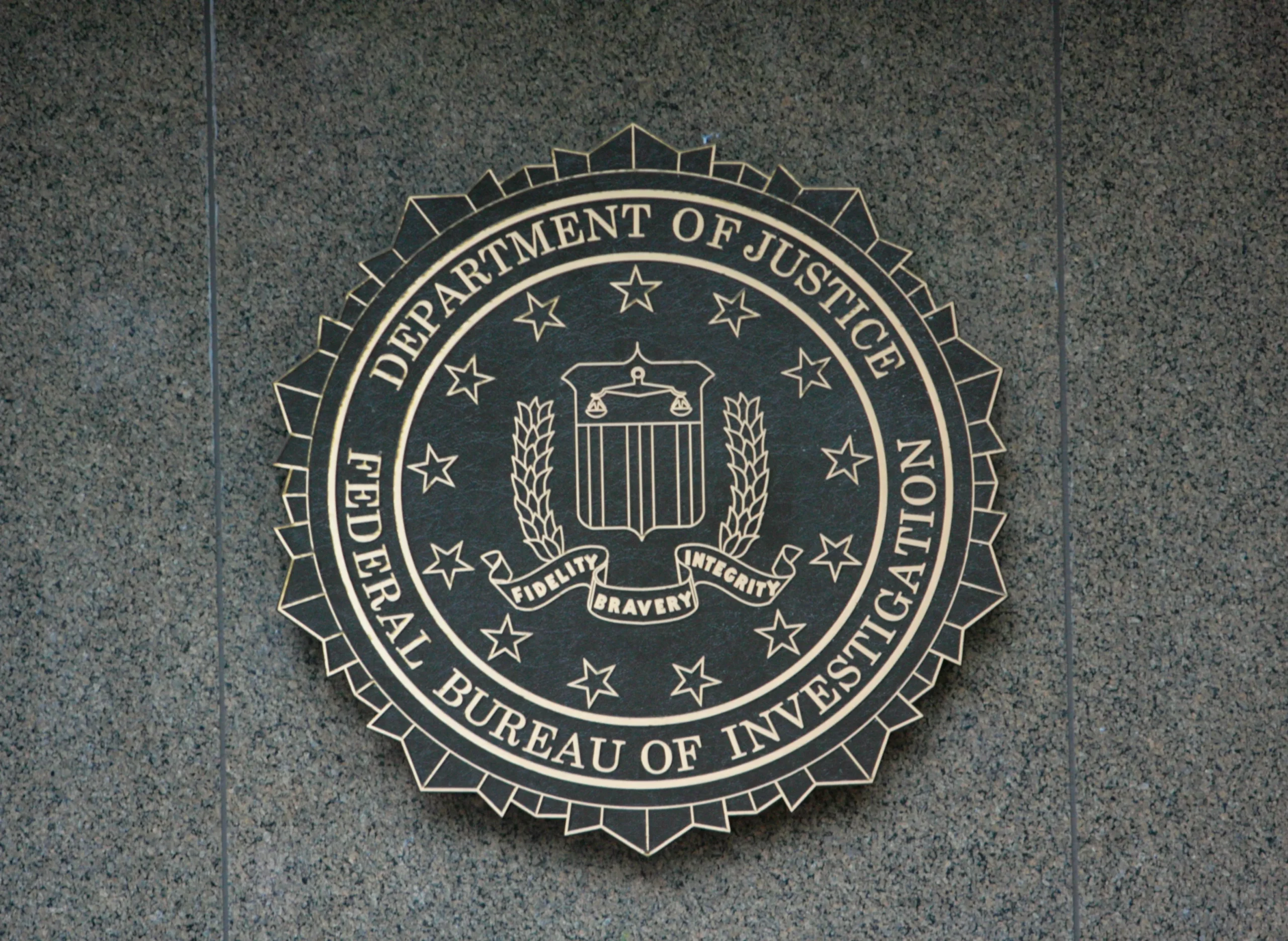 Χάκερ ShinyHunters παραβίαση δεδομένων εργαζομένων FBI