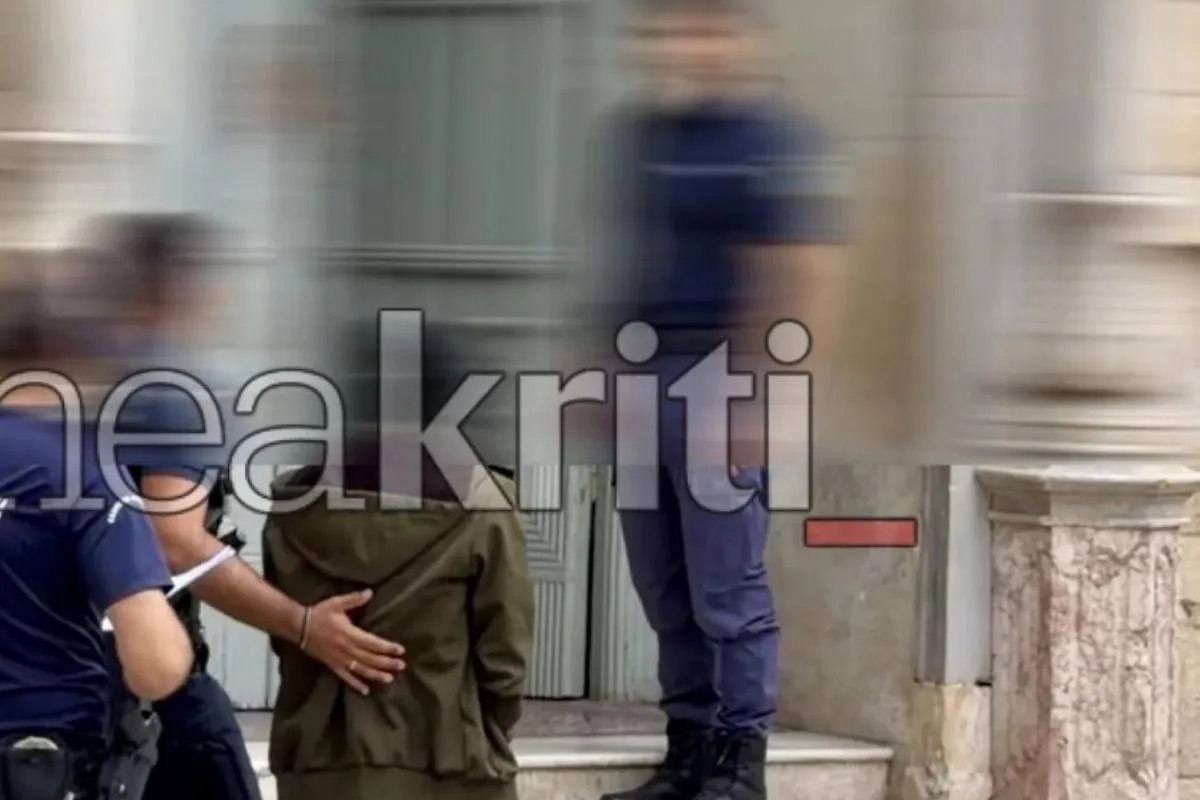 Αστυνομικό αυτοκίνητο έξω από δικαστήριο στο Ηράκλειο