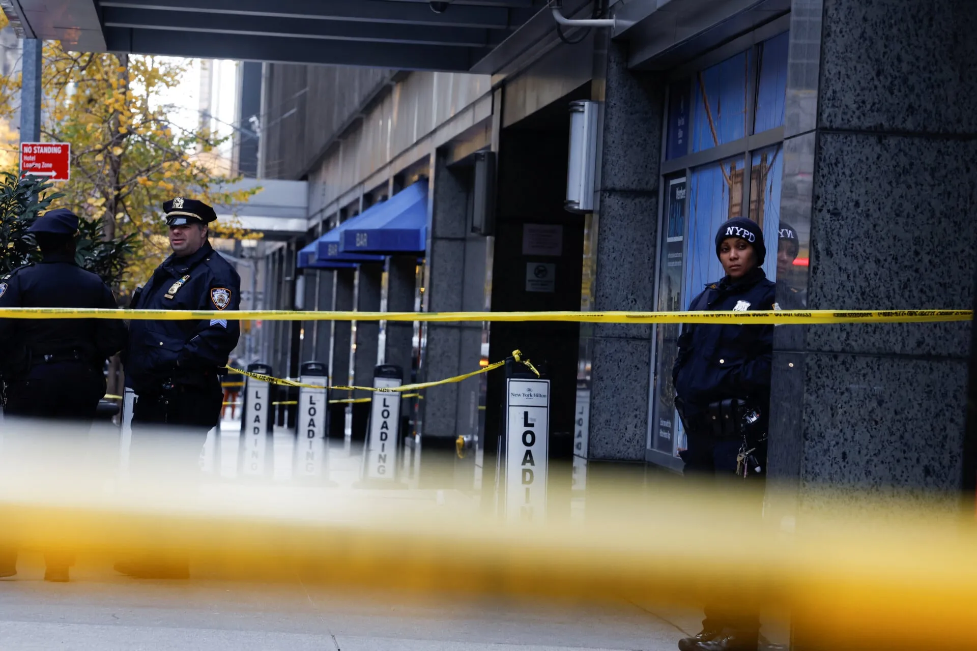 Αστυνομικοί στην Times Square μετά την επίθεση με μαχαίρι