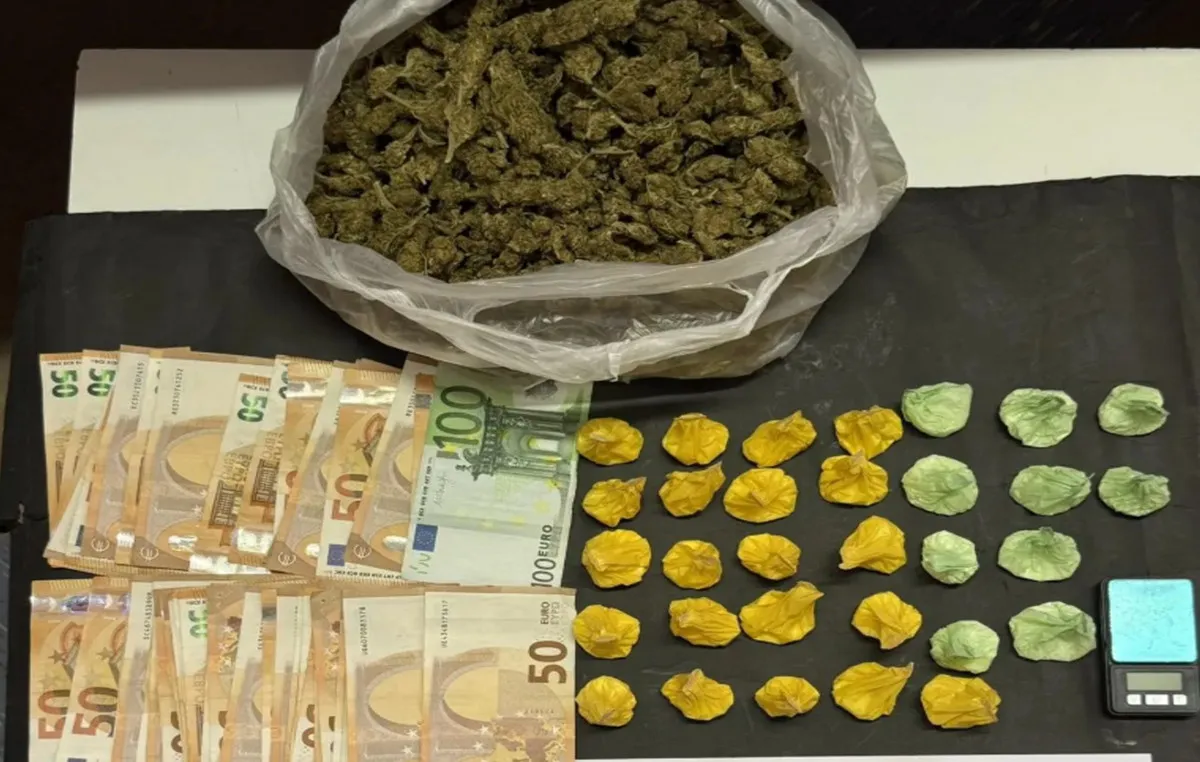 Κατασχεθέντα ναρκωτικά και χρήματα από αστυνομική επιχείρηση