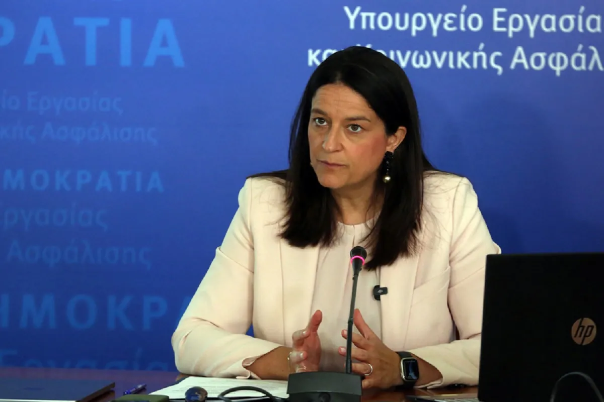 Η Κεραμέως διαψεύδει τον Μαρινάκη για το επίδομα ανεργίας
