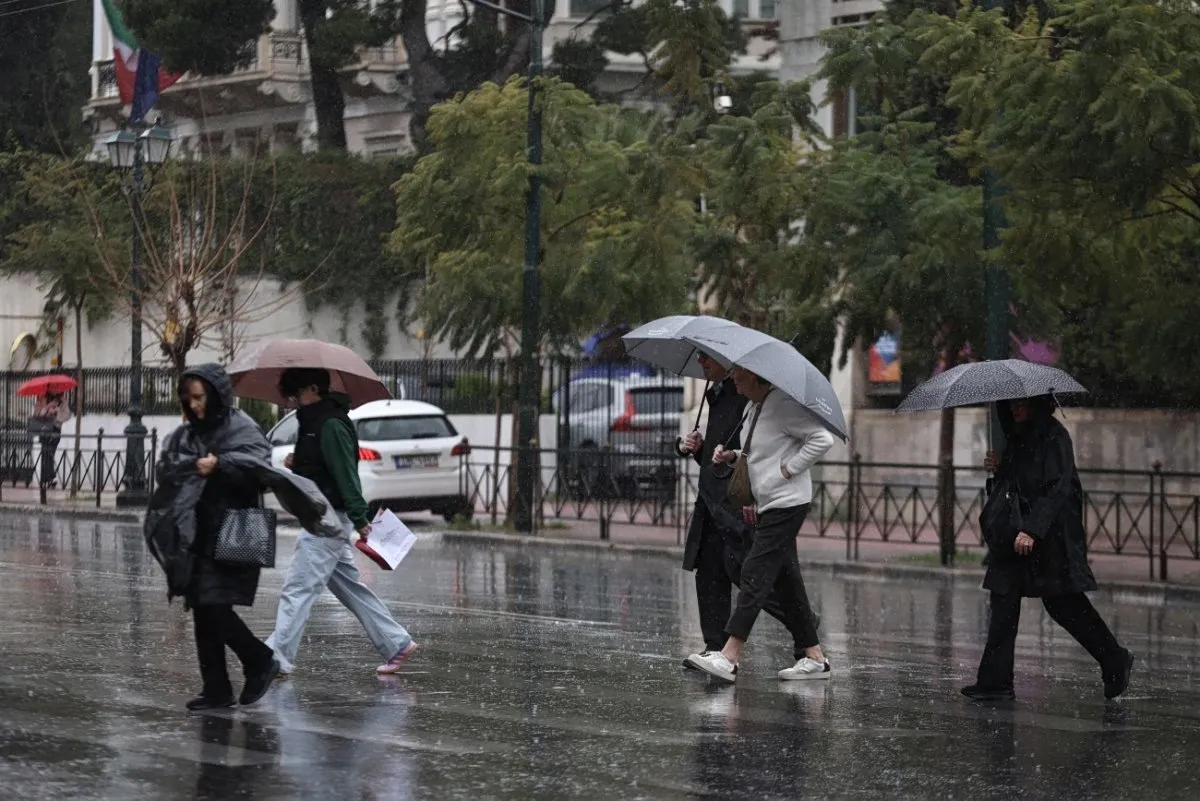 Καταιγίδα και σύννεφα πάνω από την Κρήτη