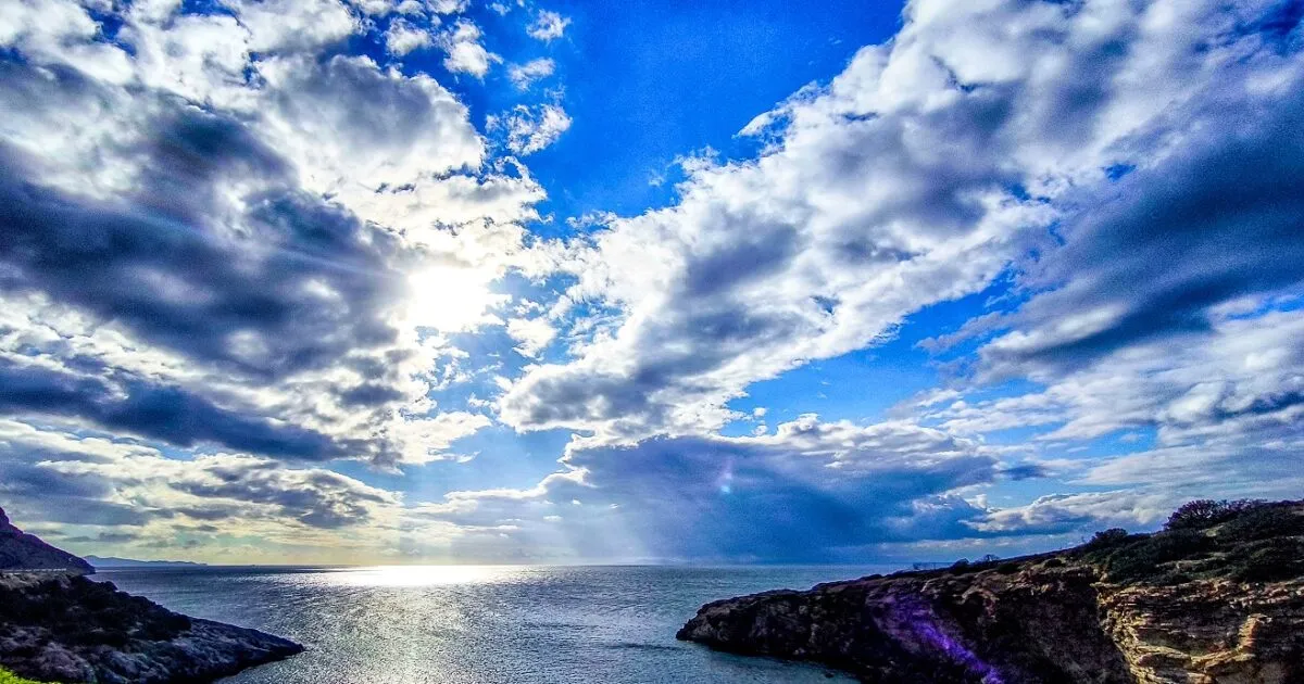Καιρός με ήλιο και σύννεφα στην Ελλάδα σήμερα