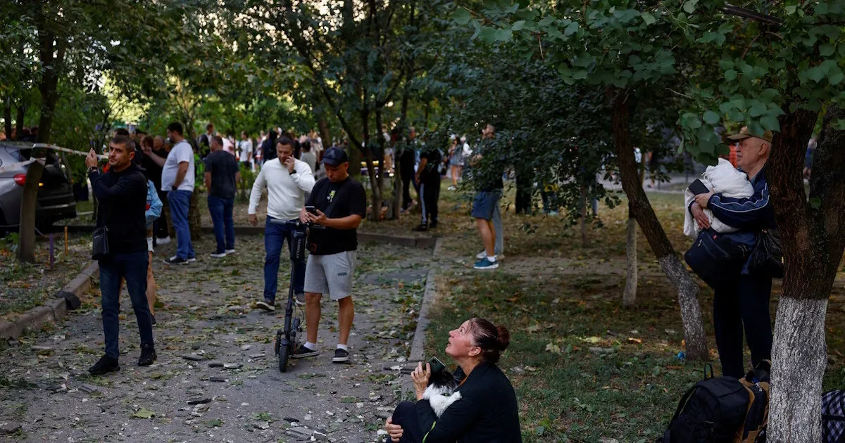 Κάτοικοι και καταστηματάρχες στο Κίεβο προετοιμάζονται για τον χειμώνα