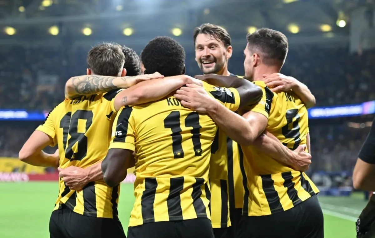 Παίκτες της ΑΕΚ πριν τον αγώνα Champions League με τη ΛΑΣΚ