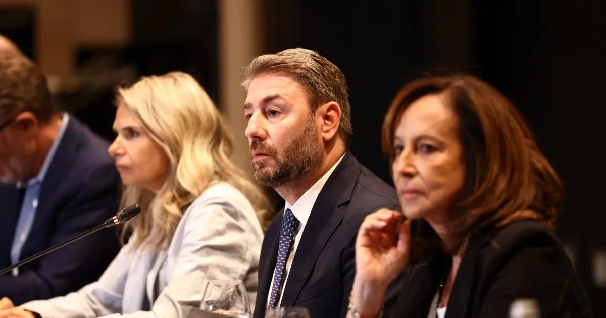 Το ΠΑΣΟΚ αντιδρά στη δημοσκόπηση της GPO μετά τη ΔΕΘ