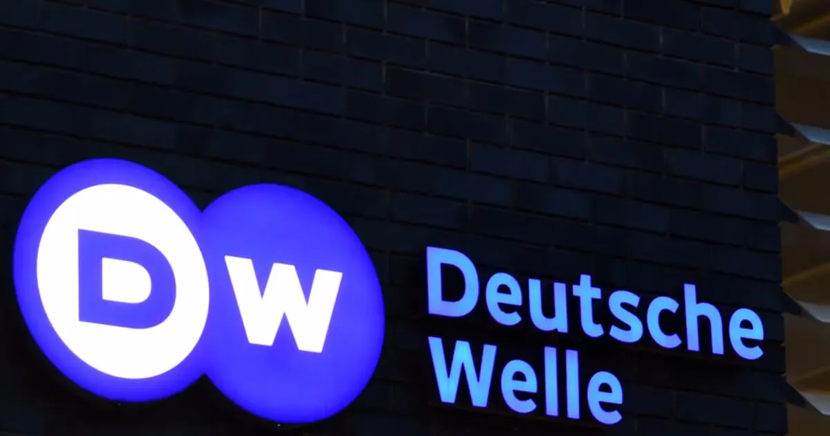 Λογότυπο Deutsche Welle ελληνική υπηρεσία ραδιοτηλεόραση