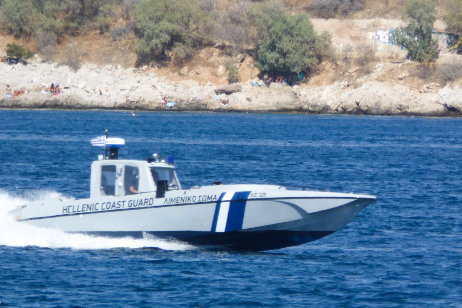 Ασθενοφόρο ΕΚΑΒ σε παραλία της Πιερίας