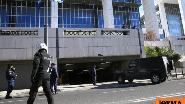 Αστυνομικός αποκλεισμός έξω από το Εφετείο Αθηνών