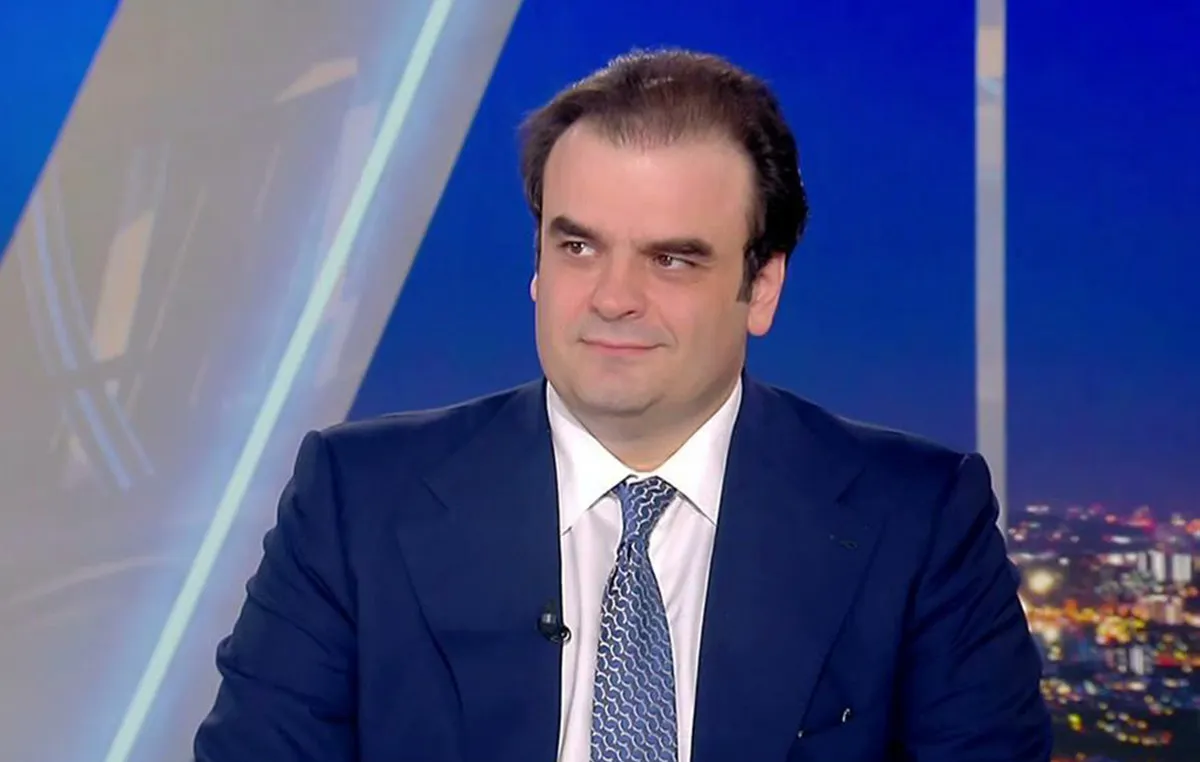 Ο Κυριάκος Πιερρακάκης μιλάει σε συνέντευξη για τα μέτρα της ΔΕΘ