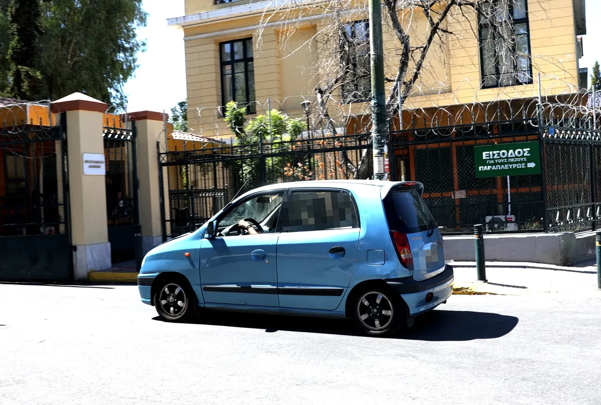 Δικαστήριο για τη θαμμένη σορό ηλικιωμένης στον Μαραθώνα