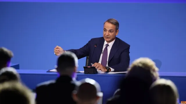 Ο Μητσοτάκης μιλά στη συνέντευξη Τύπου της ΔΕΘ