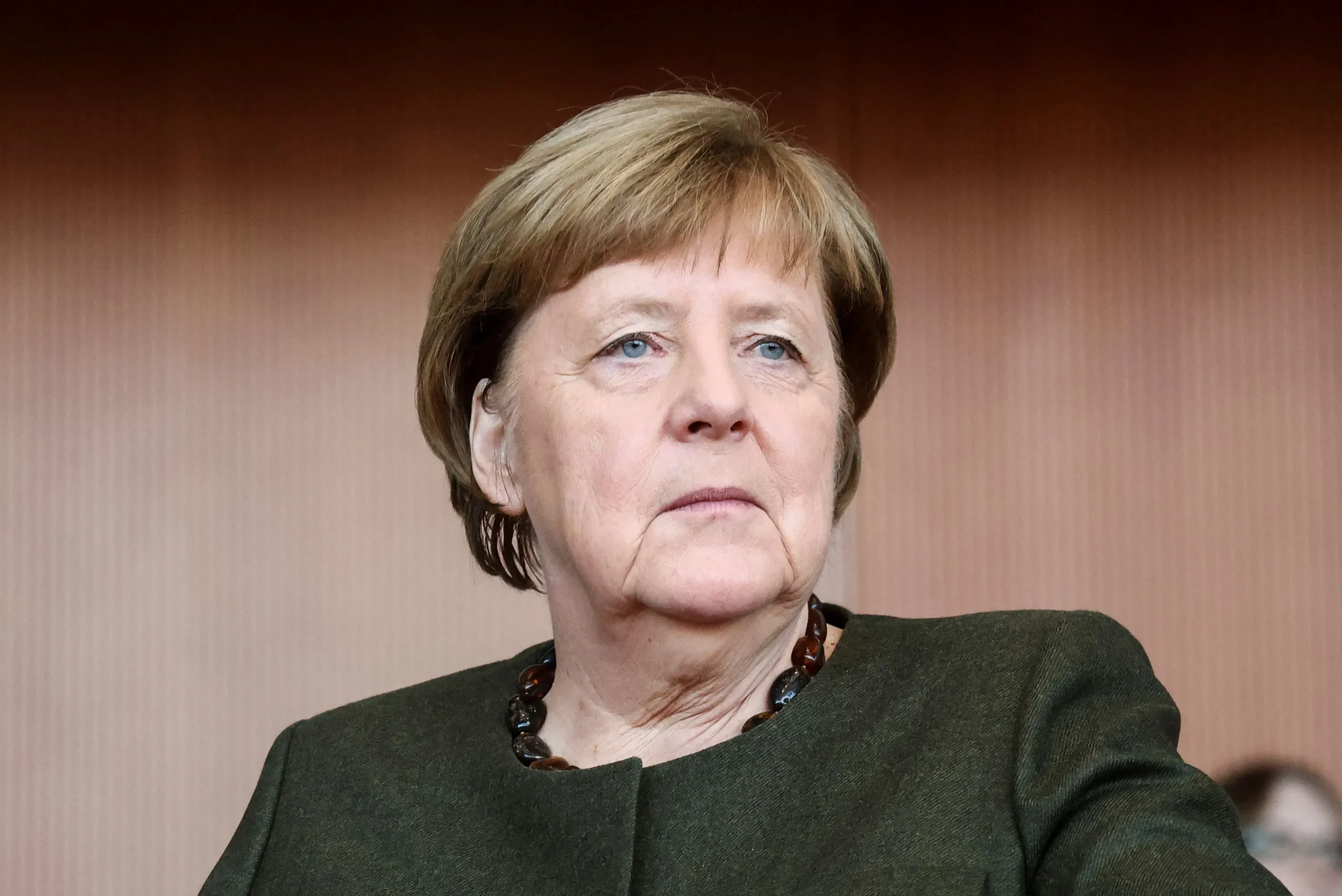 Η Μέρκελ σοκαρισμένη από τη νίκη του AfD στη Σαξονία