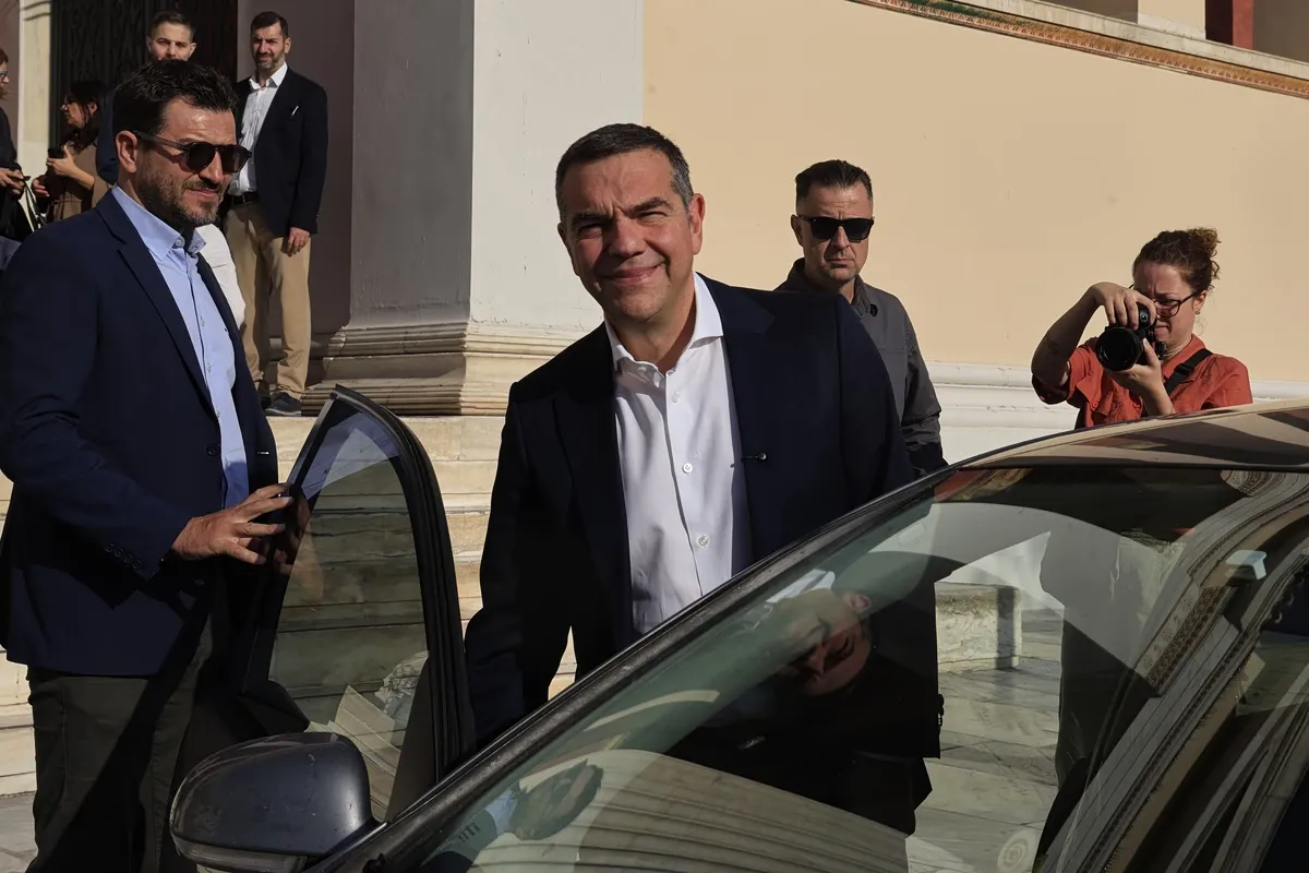 Νίκος Ανδρουλάκης και Αλέξης Τσίπρας σε πολιτική αντιπαράθεση
