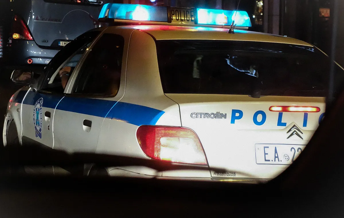 Αστυνομικοί και κλιμάκιο ΤΕΕΜ στην οδό Αχαρνών