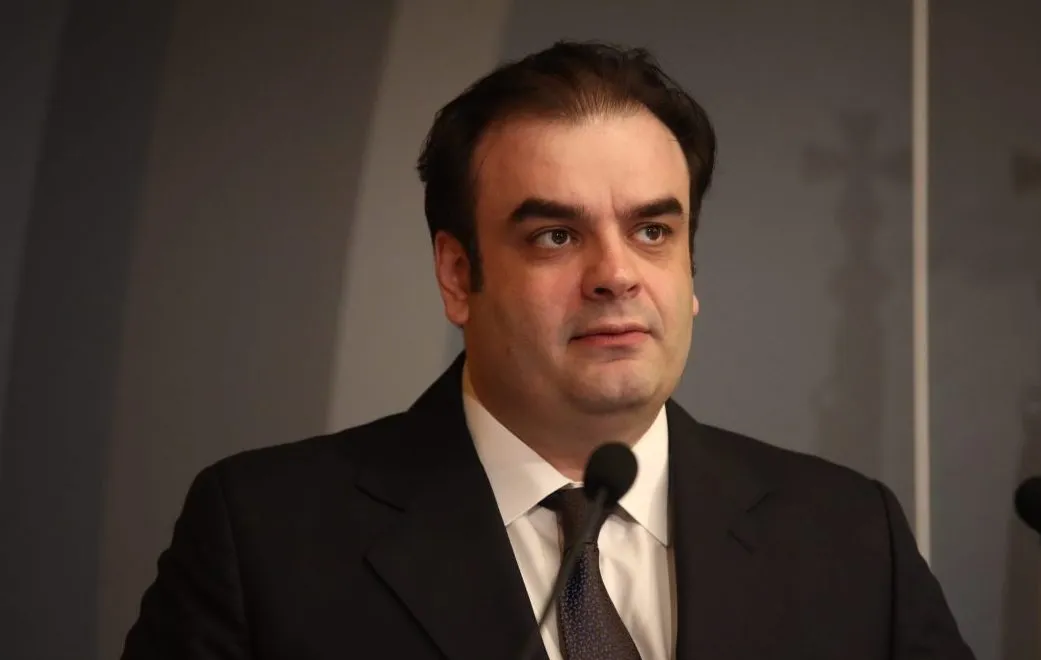 Ο Κυριάκος Πιερρακάκης εξηγεί τη ρύθμιση οφειλών σε 120 δόσεις