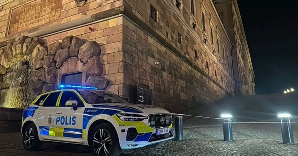 Αστυνομικό μπλόκο έξω από το ανάκτορο της Στοκχόλμης