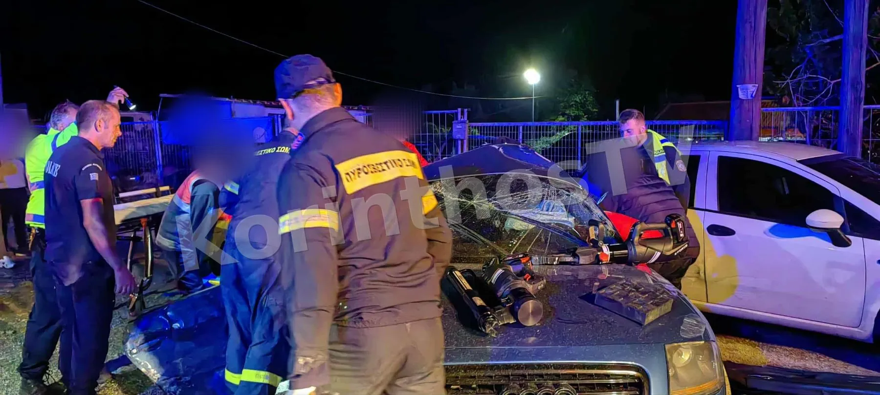 Συντρίμμια αυτοκινήτων μετά το τροχαίο στο Δέλτα Κορίνθου