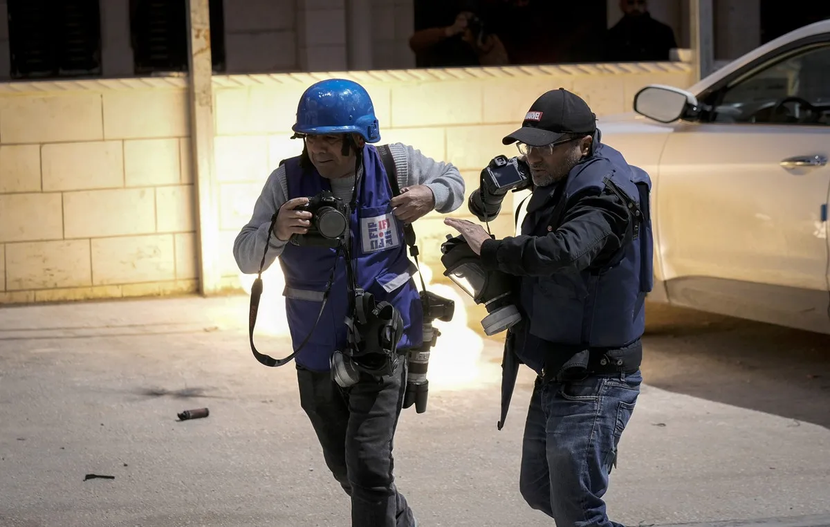 Φωτορεπόρτερ του AFP καλύπτει γεγονότα στη Δυτική Όχθη