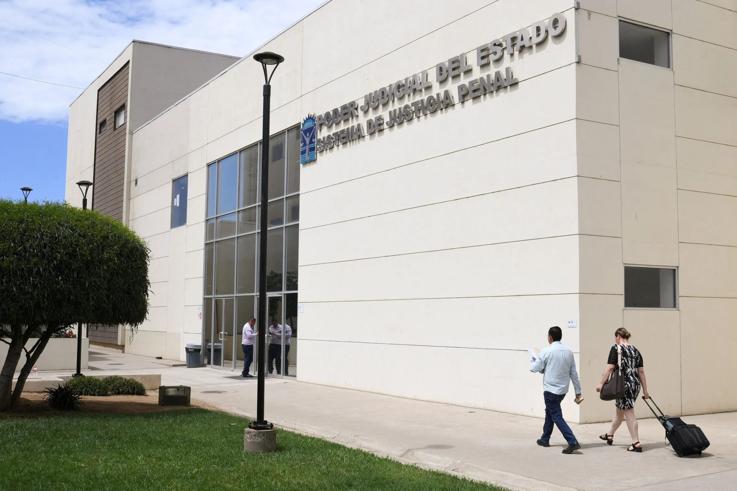 Δικαστήριο Μεξικό δίκη δολοφονία τουριστών σέρφερ