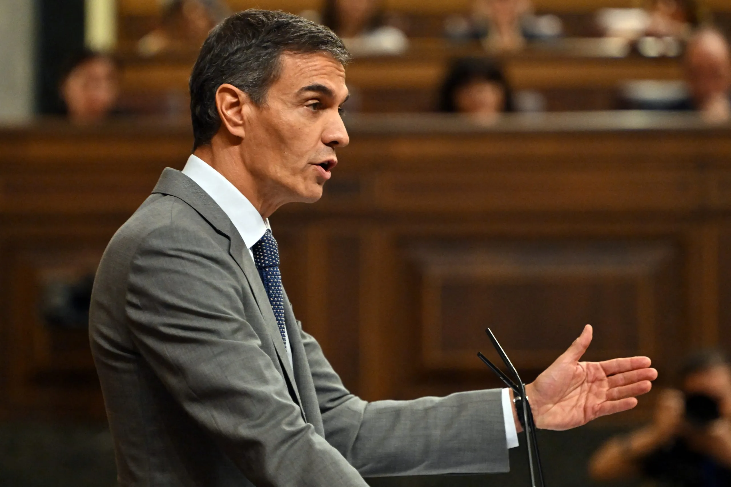 Ο Πέδρο Σάντσεθ ανακοινώνει πρόωρες εκλογές στη Μαδρίτη