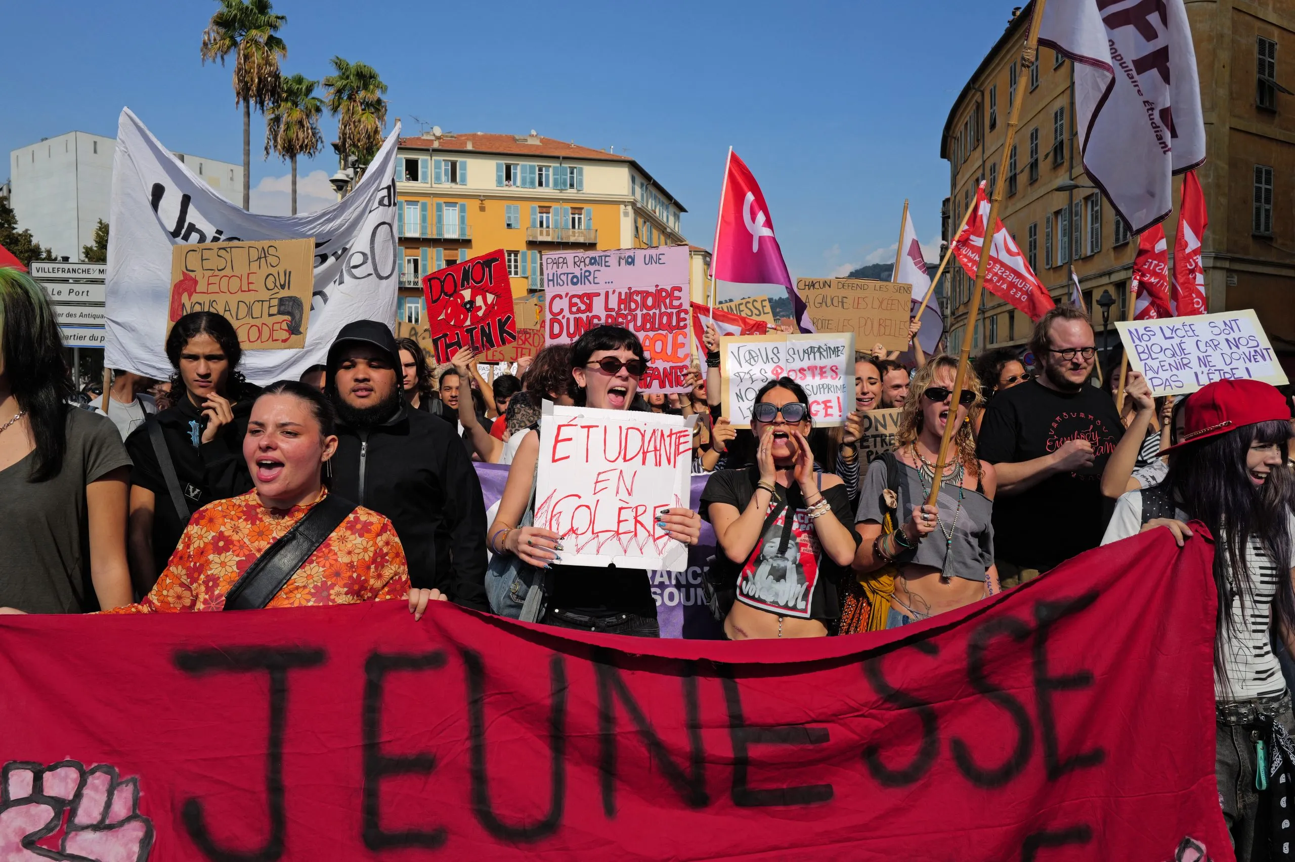 15χρονος μαθητής τραυματισμένος από χειροβομβίδα στη Γαλλία