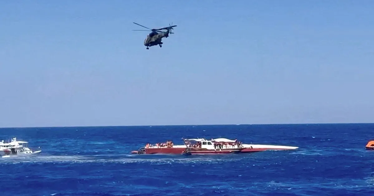 Σωστικά συνεργεία αναζητούν επιζώντες στο ναυάγιο Κερύνειας