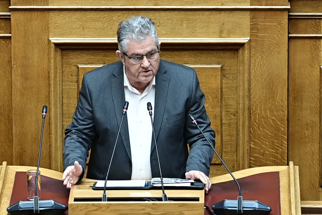 Ασθενοφόρο και αστυνομία στο Λαύριο μετά την επίθεση