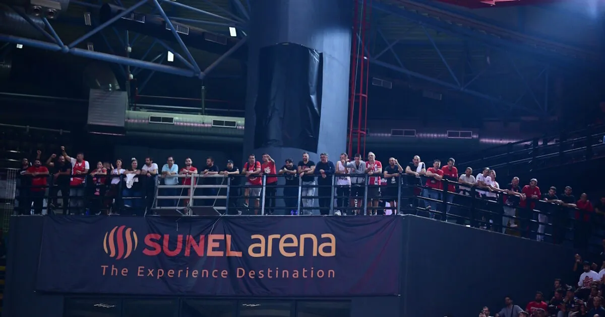 Φθορές και συνθήματα στη Sunel Arena