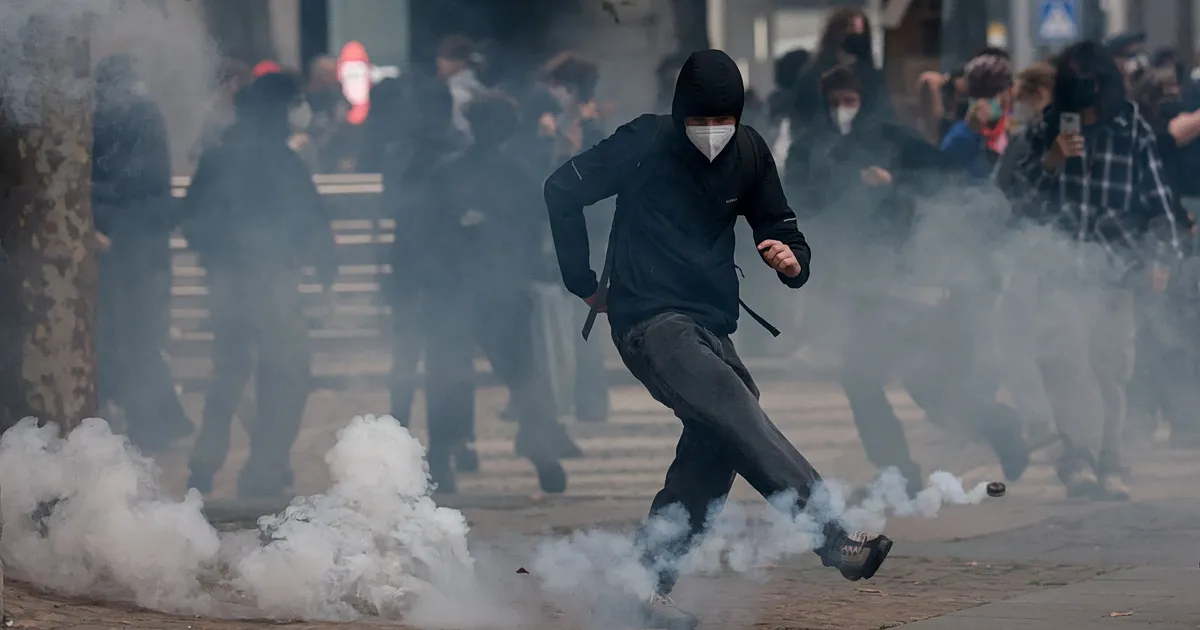 Αστυνομικοί σε περιπολία στους δρόμους της Λιέγης