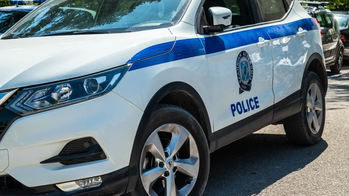Αστυνομικός αποκλεισμός στην οδό Κωνσταντινουπόλεως στην Ελευσίνα