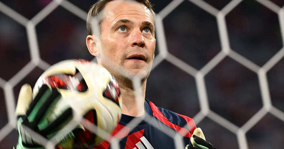Νόιερ λάθος γκολ Άουγκσμπουργκ Μπάγερν Bundesliga