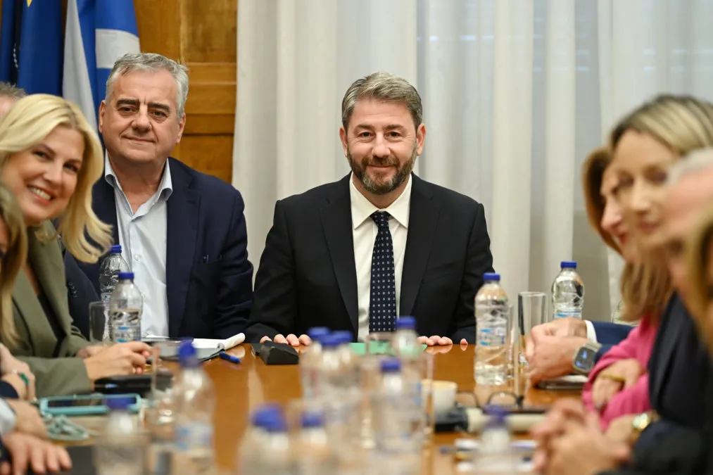 Ο Νίκος Ανδρουλάκης μιλάει στην Κοινοβουλευτική Ομάδα του ΠΑΣΟΚ