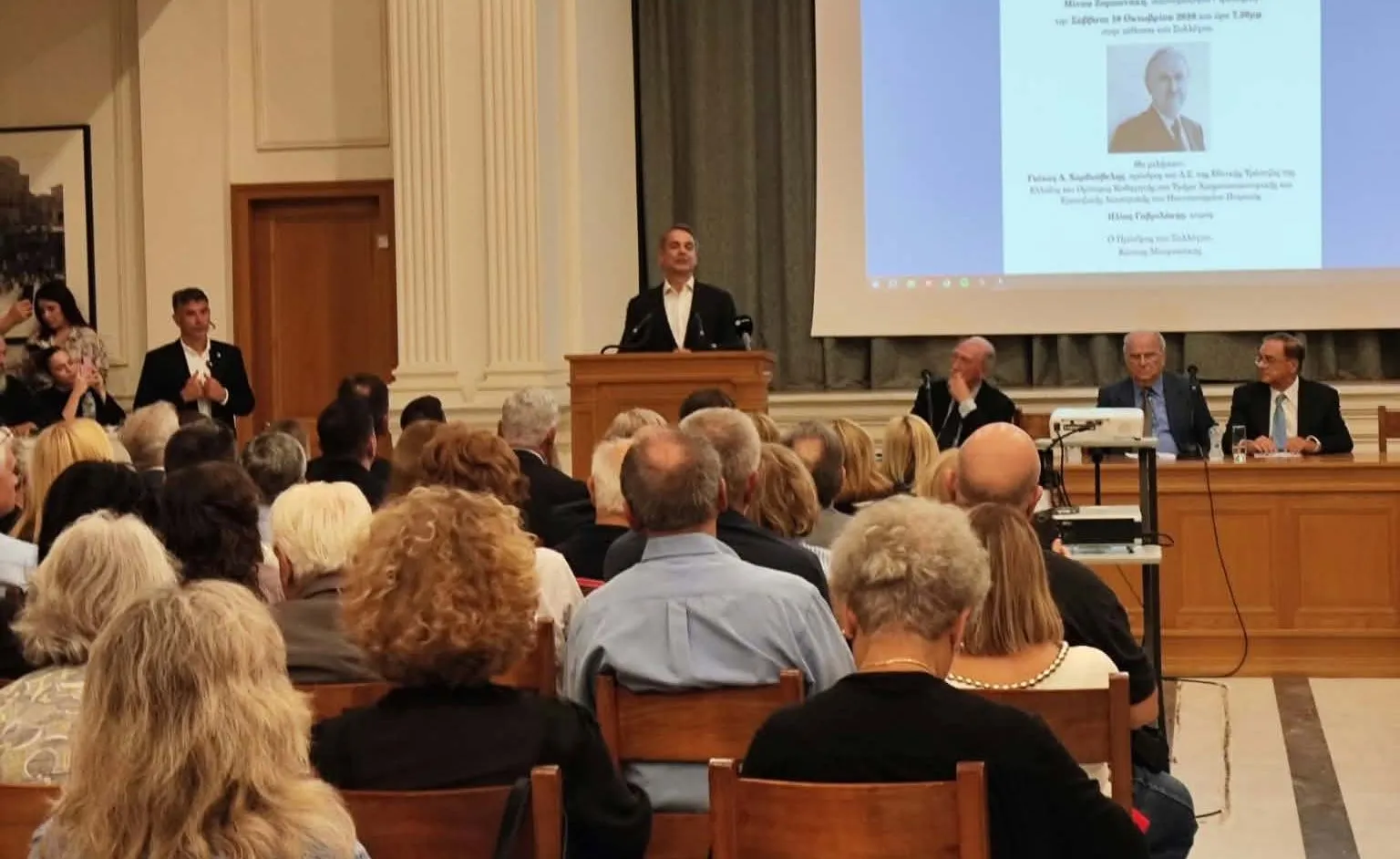 Ο Μητσοτάκης σε εκδήλωση για τον Μίνωα Ζομπανάκη στα Χανιά