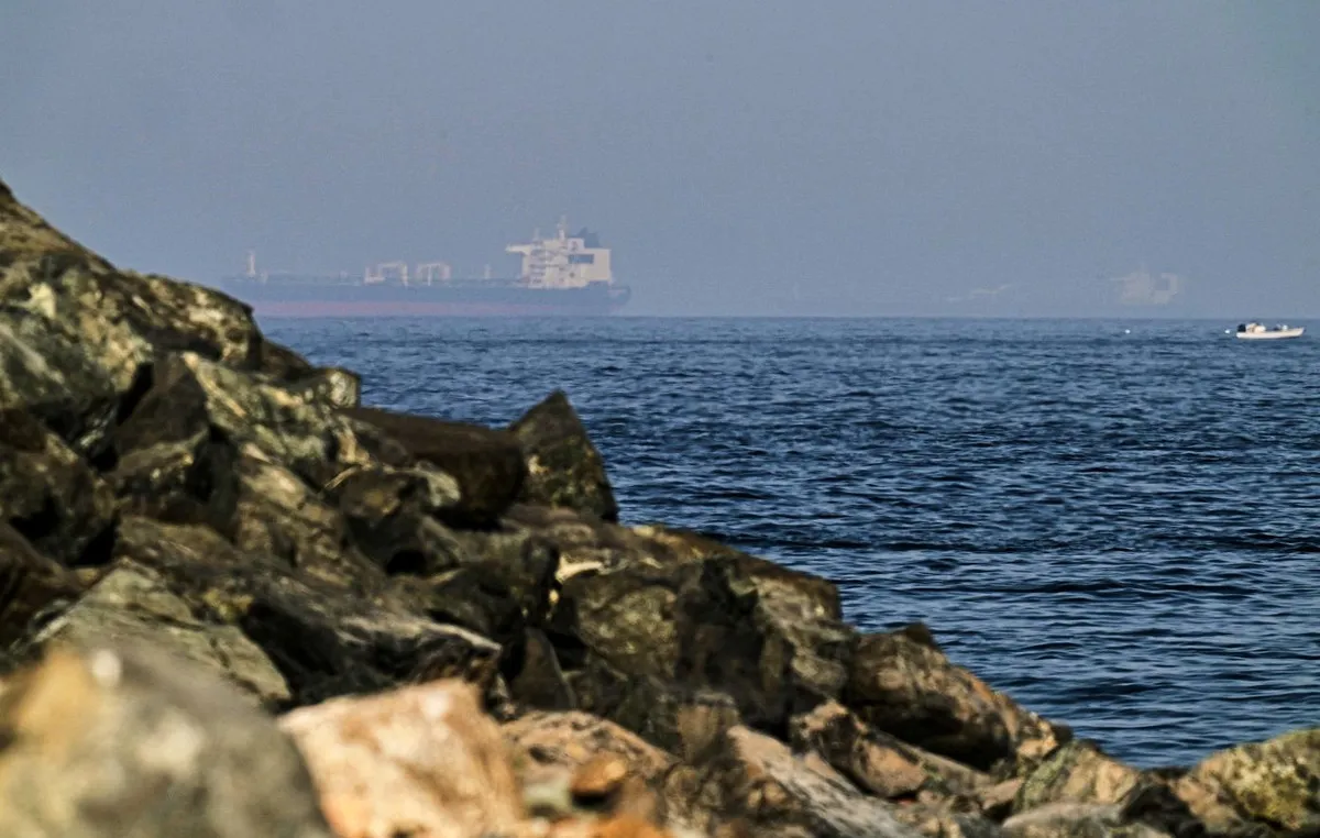 Πλοίο βυθίζεται στη Μαύρη Θάλασσα μετά από επίθεση με drone