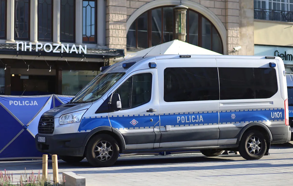 Αστυνομία έξω από σχολείο στην Πολωνία μετά την επίθεση