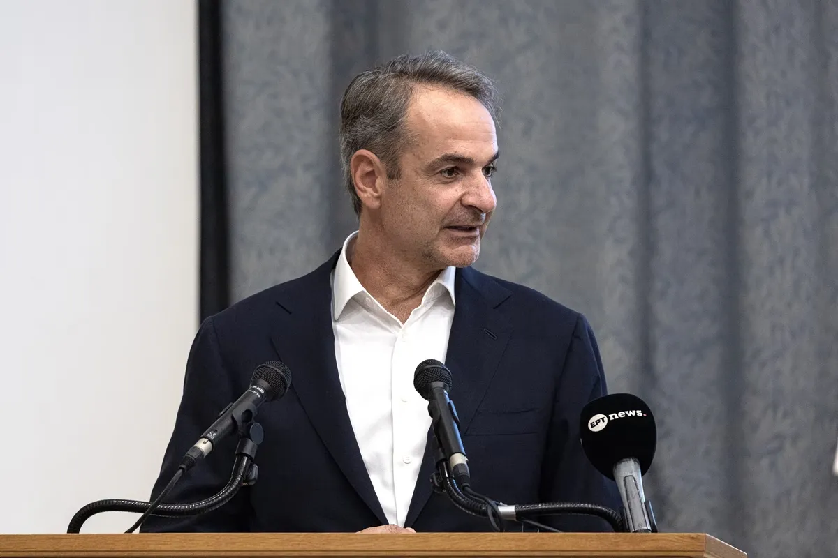 Ο Νίκος Καρβέλας και η Άννα Βίσση σε κόντρα